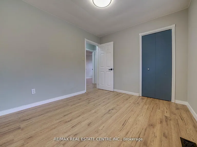 23 Taymall St — Photo 17