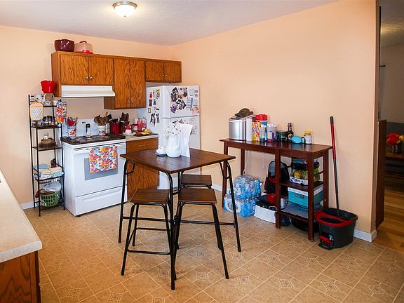 3rd image of 302 Mercer St