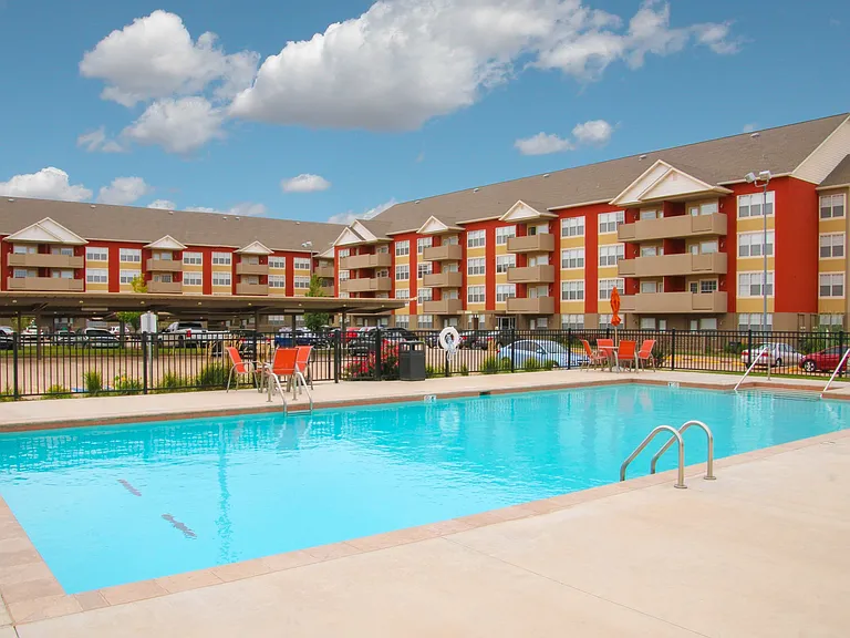 Capitol on 28th - Community Pool