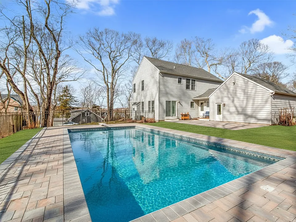 485 Hickory Ave
