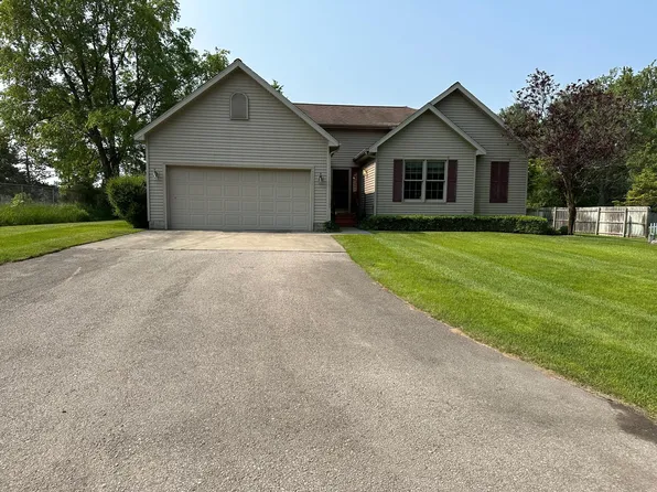 5523 Arva St, Montague, MI 49437