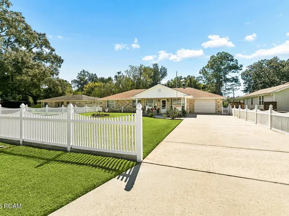 2625 Farmsite Rd, Violet, LA 70092