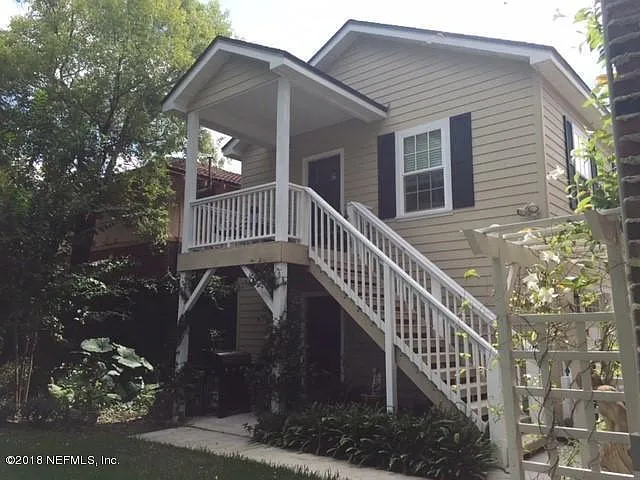 Building Photo - 2830 Oak St #GARAGE