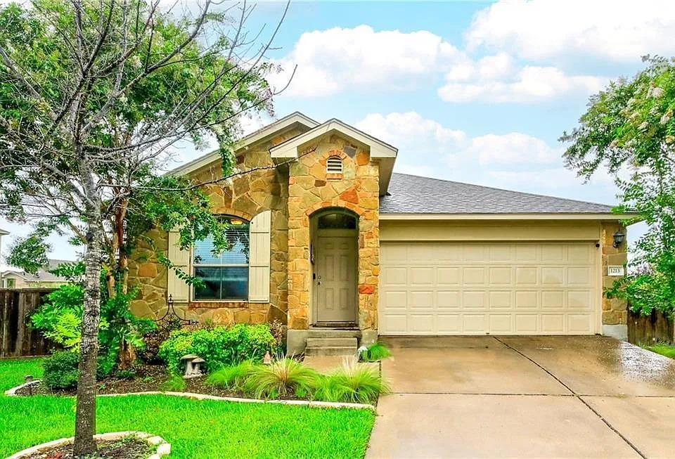 1213 Sunny Meadows Loop