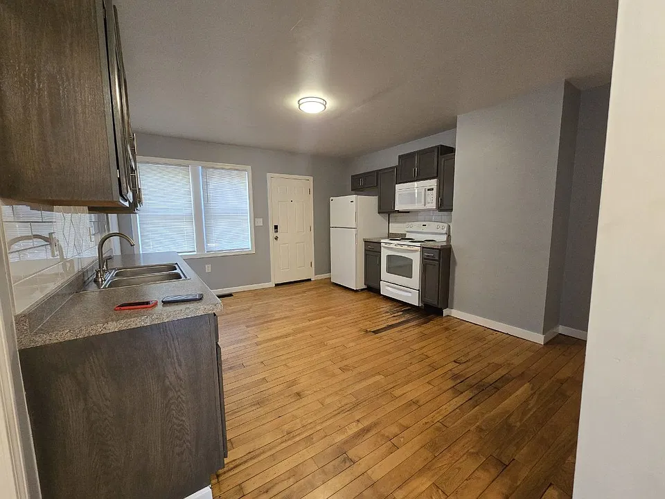 25 Front St #31