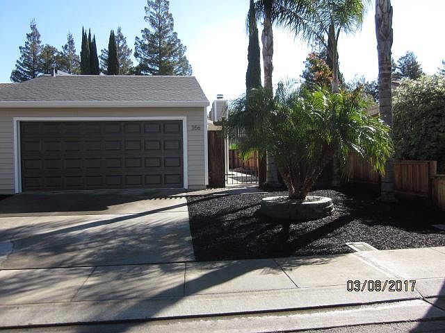 Like New 2 bedroom/2 bath Home!