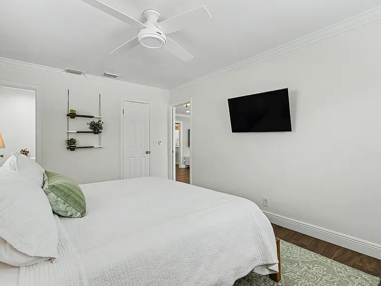950 Johnson St — Photo 30