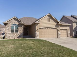 12607 Ridgemont Dr, Urbandale, IA 50323