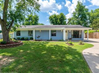 704 N Steven Dr, Rogers, AR 72756