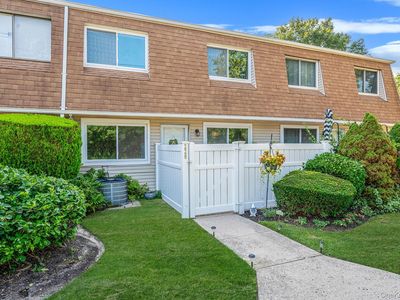 220 Storm Drive, Holtsville, NY, 11742