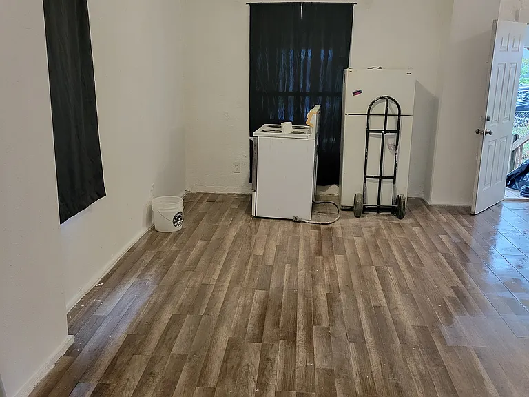 409 Norton Ave — Photo 6