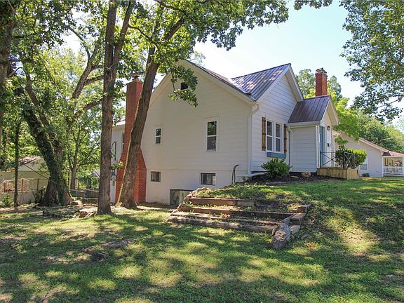 5th image of 1202 Fairmount St
