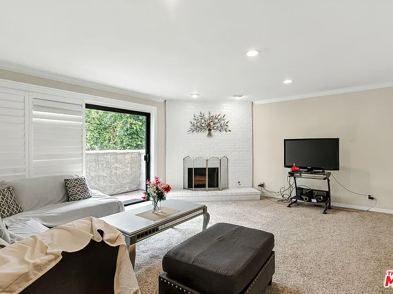 1110 S Shenandoah St #8 — Photo 4