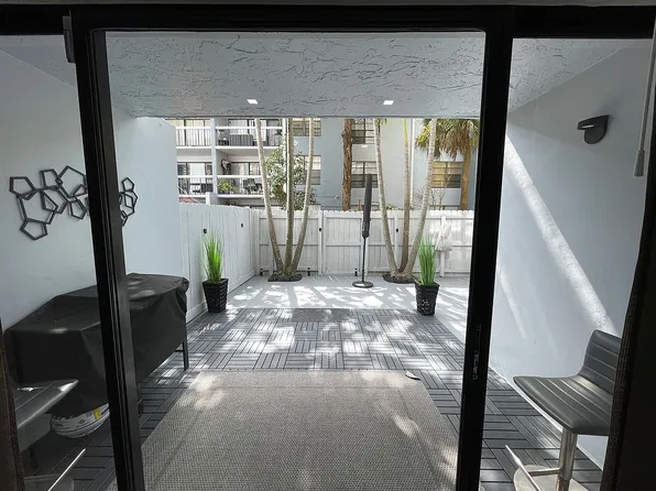13850 SW 62nd St APT 109, Miami, FL 33183