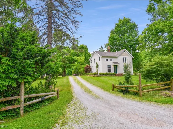 9445 Metcalf Rd, Waite Hill, OH 44094