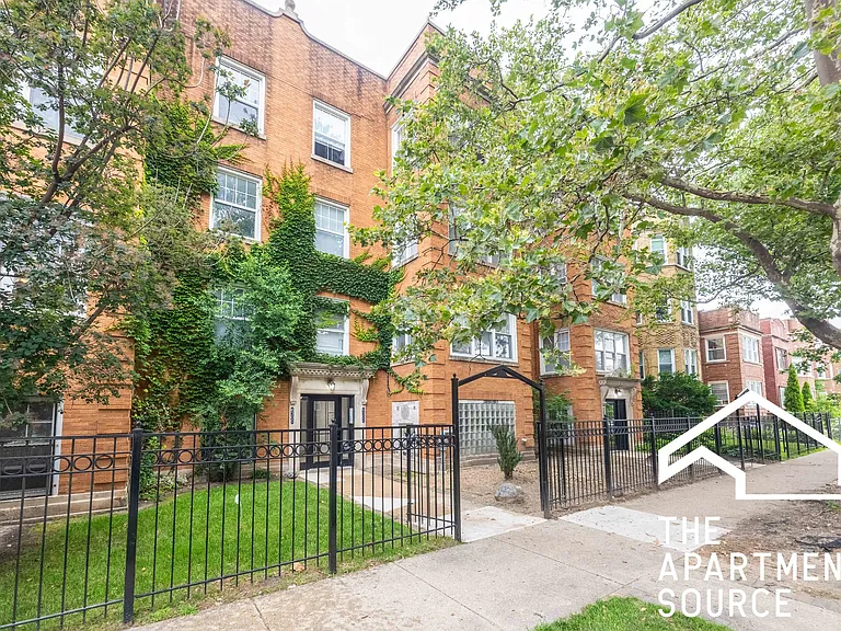 6300 N Oakley Ave #2 — Photo 14