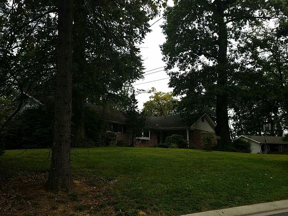 3rd image of 205 Larchwood Rd