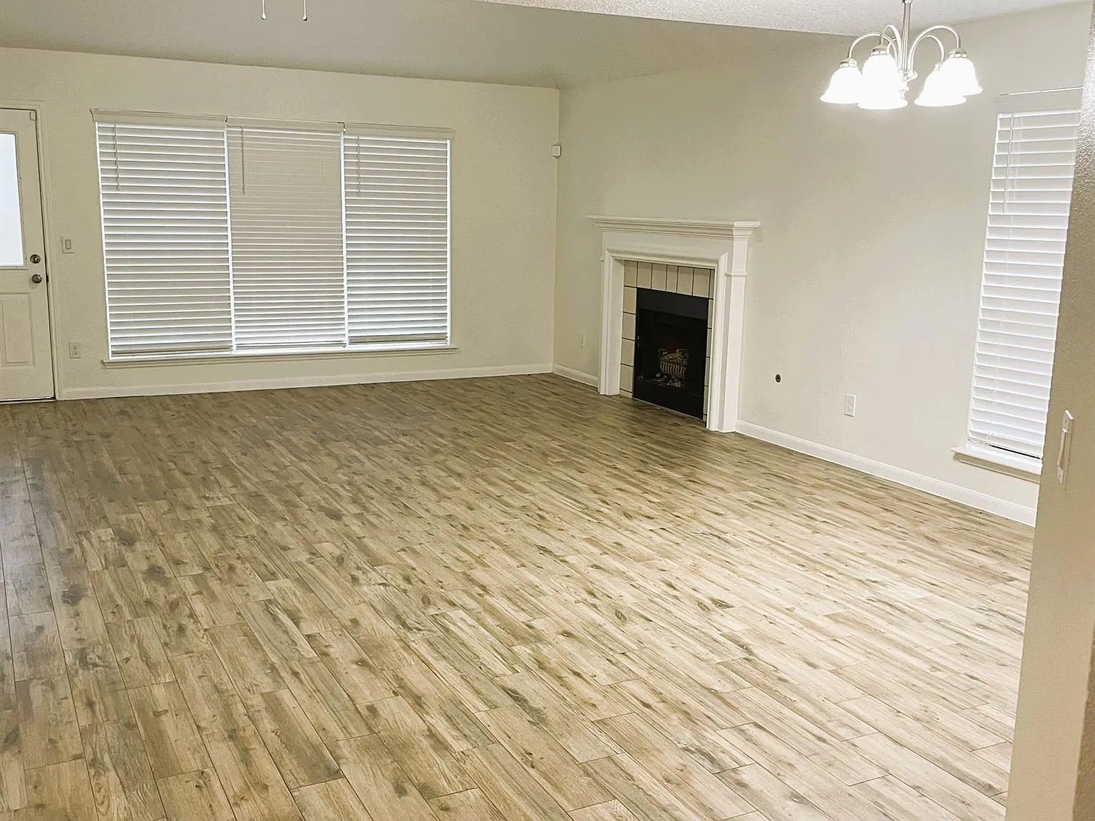 4 bed, 2.5 bath, 2486 sqft, $2,150 — Photo 4