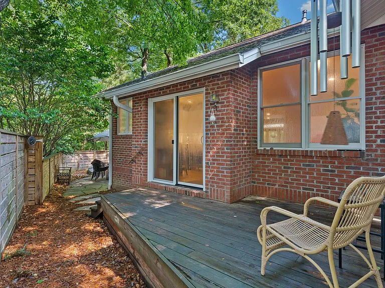 111 Bel Arbor Ln — Photo 22
