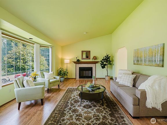 4th image of 9569 Saint Johns Place NE