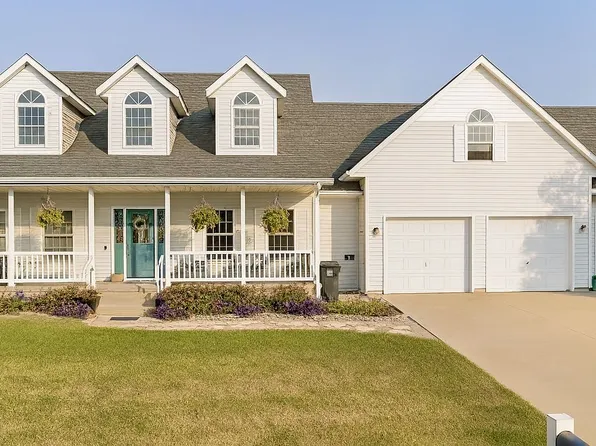 810 Deschepper St, Marshall, MN 56258