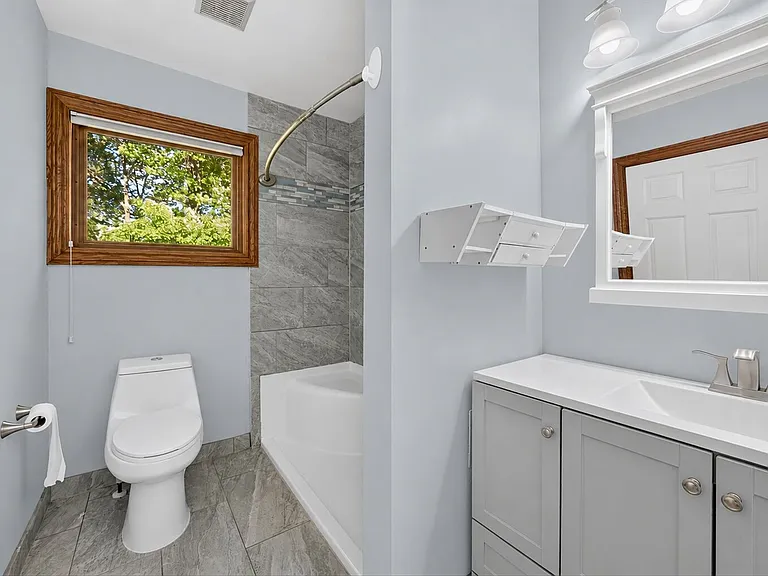3187 Turnberry Dr — Photo 36