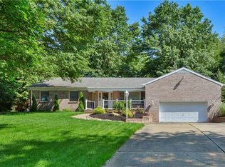 67 Forest Grove Rd, Coraopolis, PA 15108