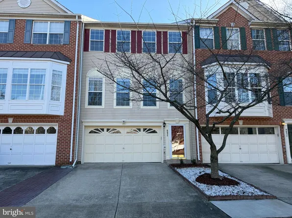 6635 Creek Point Way, Alexandria, VA 22315