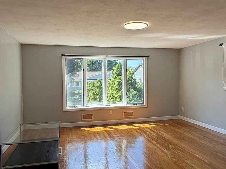51 Winthrop Rd — Photo 13