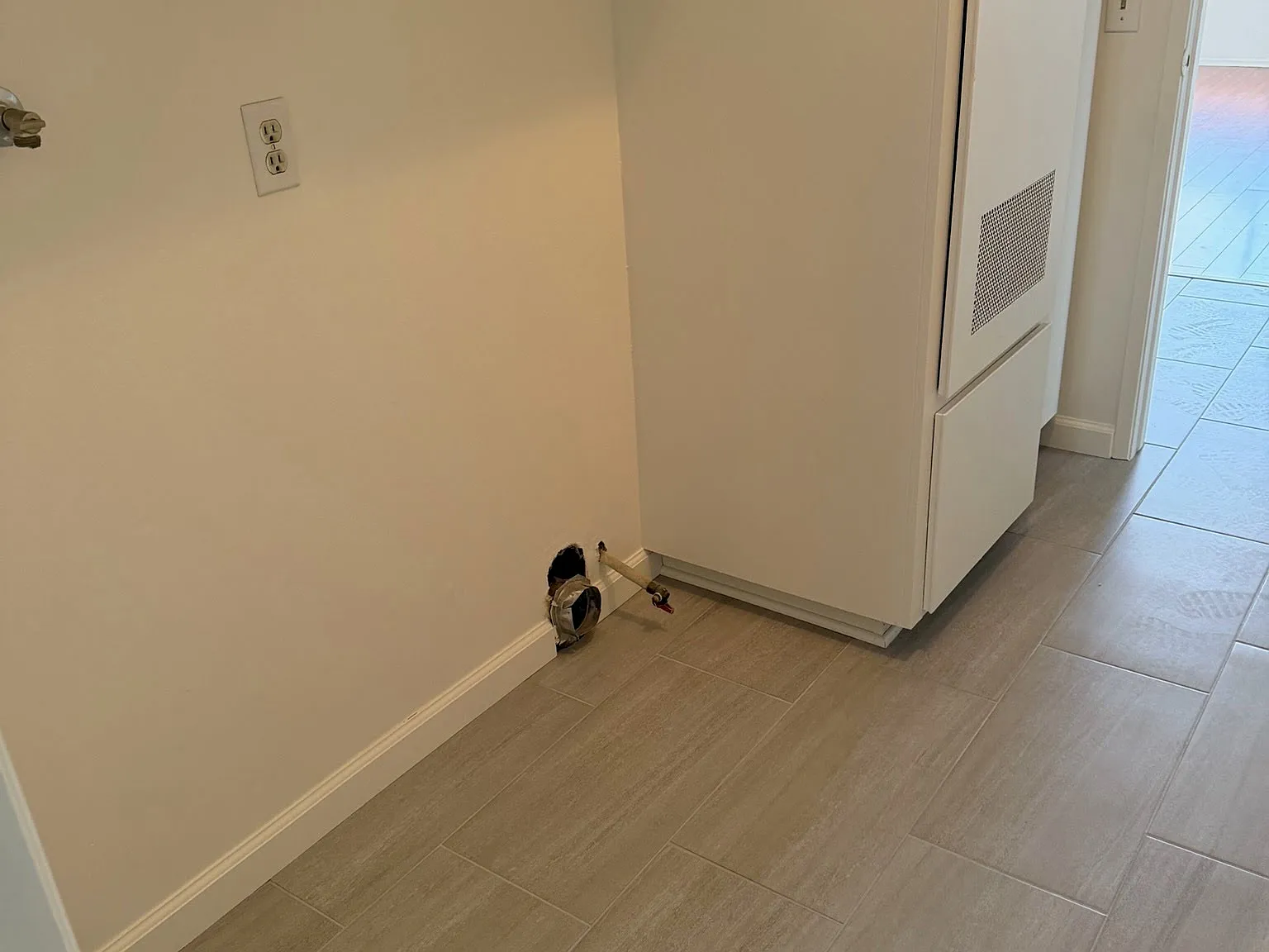 2 bed, 1.5 bath, 950 sqft, $3,099 — Photo 4