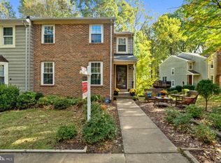 5715 Walnut Wood Ln, Burke, VA 22015