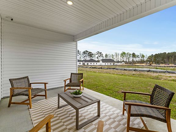 Kensington floorplan modeled at a Calabash Station in Calabash, N.C.