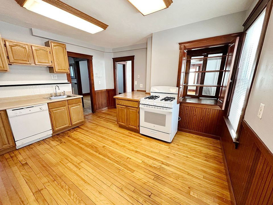 1st image of 53 Forest St Floor 2