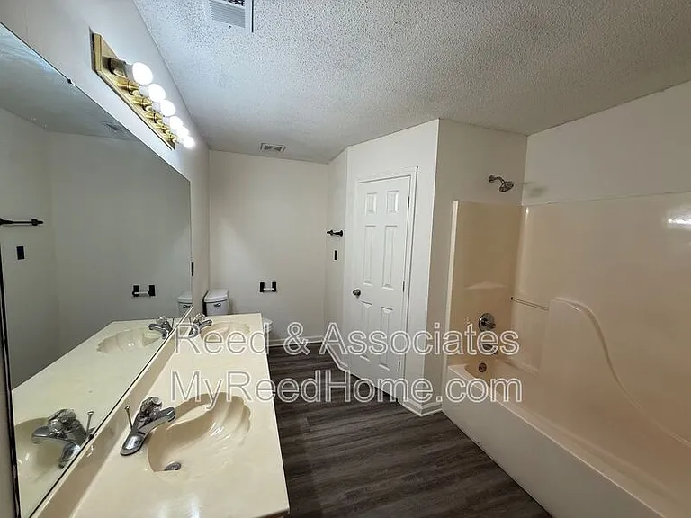 6758 Valerie Dr — Photo 11