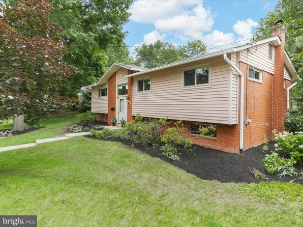 905 Peele Pl, Alexandria, VA 22304