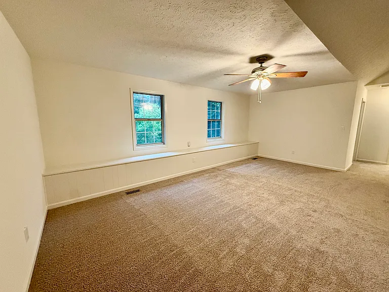 5012 Evelyn Way — Photo 19