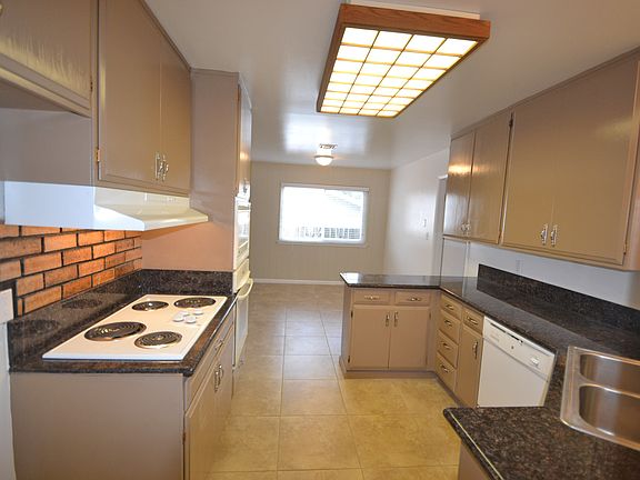 2nd image of 6801 Silverthorne Cir