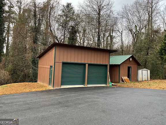 4th image of 18 Charlie Mountain Rd