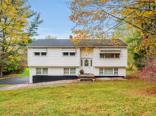 40 Kenneth Cir, Guilford, CT 06437