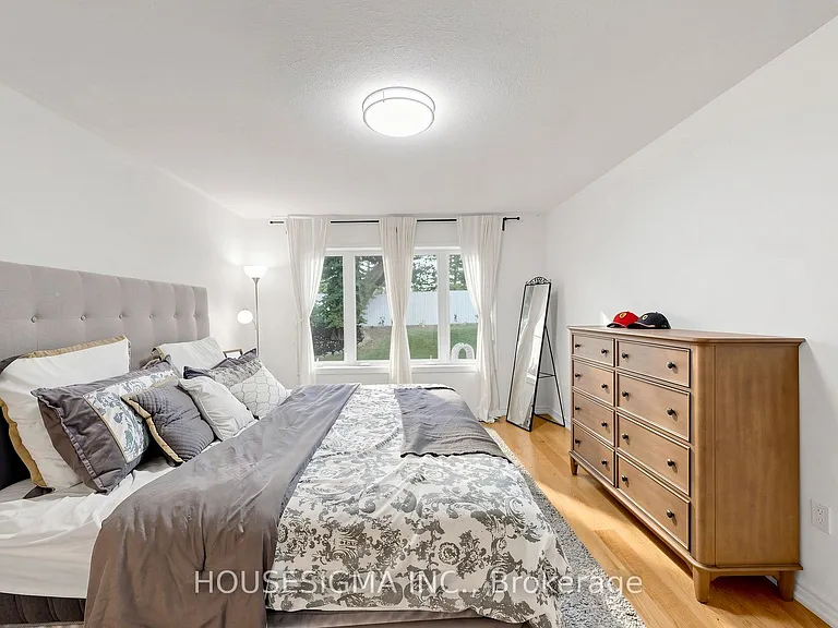 69 Holyrood Ave — Photo 24