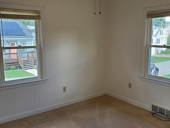 3rd image of 123 E Smith St