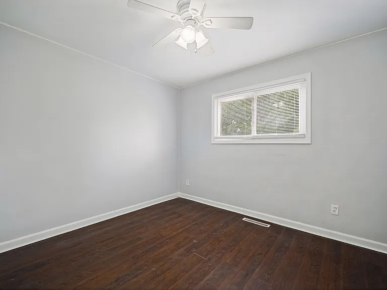 1216 Green Cedar Ln — Photo 15