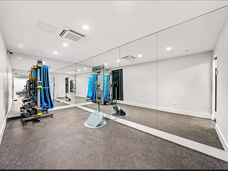 56-01 137th St #4EE — Photo 11