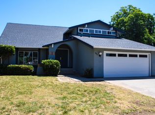 8813 La Prada Ct, Elk Grove, CA 95624