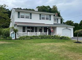64 Cannon Dr, Holbrook, NY 11741