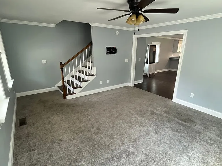 112 E Main St — Photo 15