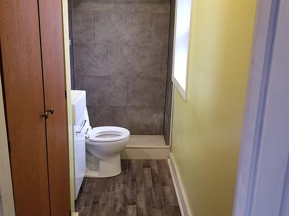 5th image of 341 N Clark St #4