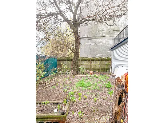 Rented by MySpaceNYC | media 16