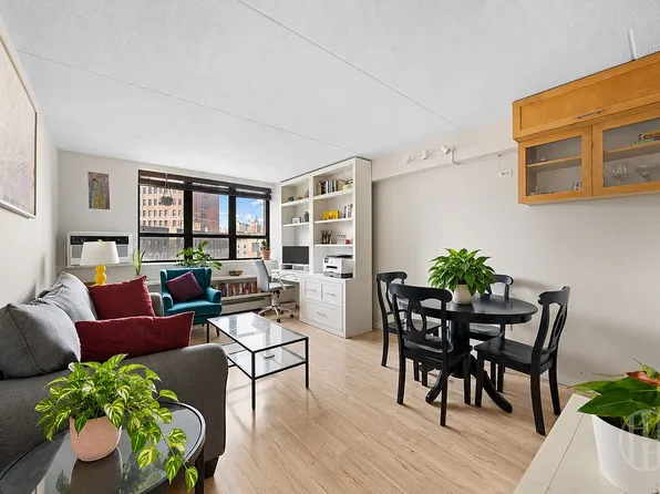 300 W 110th St APT 6H, New York, NY 10026