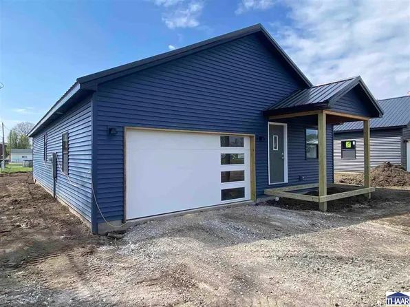 114 N 3rd St, Farmersburg, IN 47850